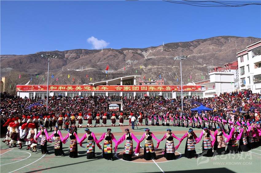 འབའ་ཐང་རྫོང་གིས་རིག་རྩལ་བྱེད་སྒོ་རབ་དང་རིམ་པ་སྤེལ་ཏེ་དཔྱིད་གསར་དུས་ཆེན་ལ་རོལ། 