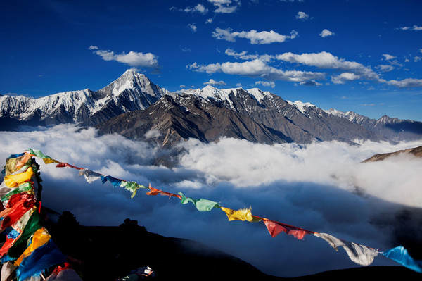 ༄༅།། བོད་མིའི་སྲོལ་རྒྱུན་གྱི་བསམ་བློའི་འདུ་ཤེས་ལས་འཕྲོས་ཏེ་ཁོར་ཡུག་སྲུང་སྐྱོབ་ཐད་ཐོན་པའི་དགེ་མཚན་སྐོར་རགས་ཙམ་གླེང་བ།