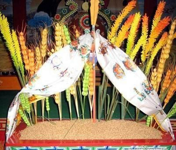 ༄༅།། གནམ་ལོ་གསར་ཚེས་ལ་ཕུལ། 