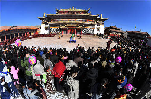 རྔ་བ་རྫོང་གིས་སྨོན་ལམ་ཆེན་མོ་འཚོགས་པ། 