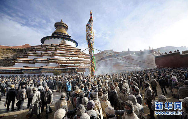 རྒྱལ་རྩེའི་དར་ཆེན་སྐུ་བཞེངས་ལ་རྩམ་པ་གཤོ་རེས་ཀྱིས་གཡང་གསོལ་ཞུ་བ།
