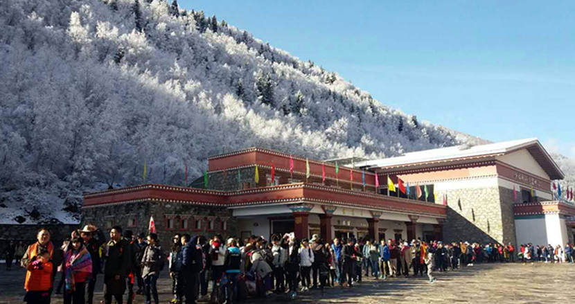 ཁ་བའི་ཀློང་གི་སྐུ་བླ་རི་བོ། 
