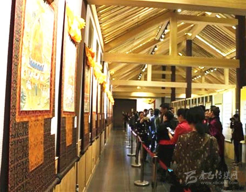 དཀར་མཛེས་དང་རྔ་བའི་སྒྱུ་རྩལ་བརྩམས་ཆོས་མེན་ཧྲན་ཏུ་འགྲེམ་སྤེལ་བྱས་པ། 