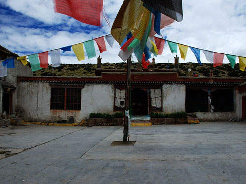 ༄༅།། འབྲུག་ར་ལུང་དགོན་གྱི་ལོ་རྒྱུས།