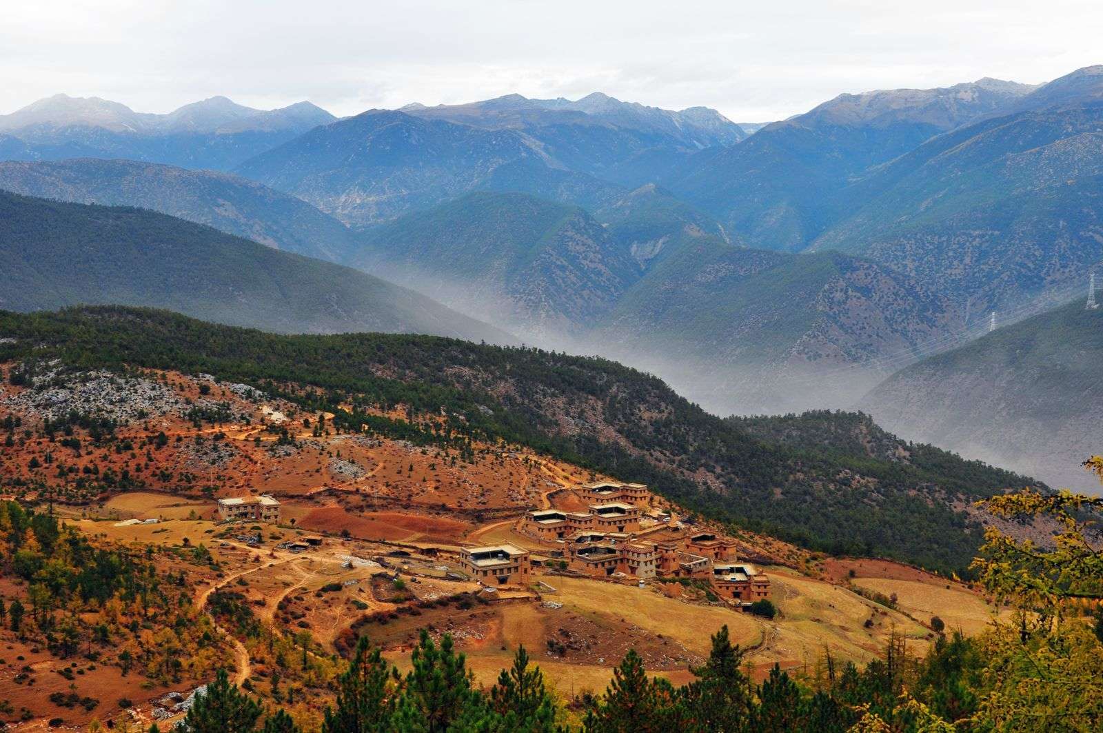 ཡུལ་སྐོར་རིག་གནས་ཐོན་ལས་དེ་བོད་ཁུལ་གྱི་དབུལ་སྒྲོལ་ཕྱུག་འགྱུར་ལམ་བུར་གྱུར་བ།