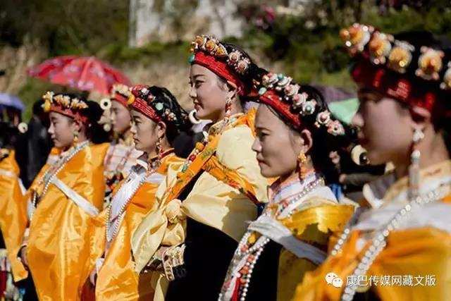  ༄༅།། རོང་བྲག་གི་མིང་གི་འབྱུང་ཁུངས།