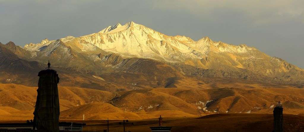 ༄༅།། བོད་ཀྱི་དམངས་གླུའི་འབྱུང་ཁུངས་ཅུང་ཙམ་དཔྱད་པ།