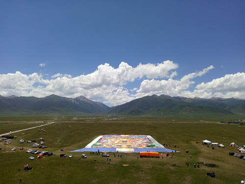 སྟོན་པའི་གོས་སྐུ་ཆེན་མོས་འཛམ་གླིང་ཟིན་ཐོ་བསྐྲུན། 