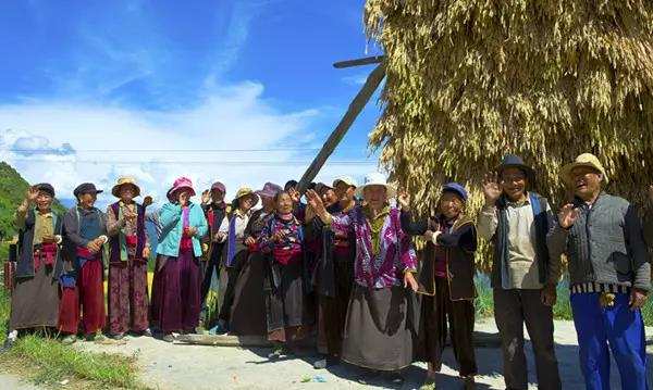 ཁྲོ་ཆུ། དབུལ་བྲལ་འབྱོར་འབྲིང་གི་ལམ་དུ་བསྐྱོད་པའི་རུ་སྡེ་ཆེན་མོ།