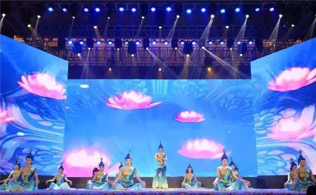  ན་མོ་ཆེ་རླན་སའི་ཡུལ་སྐོར་དང་ཛམ་བྷ་ལའི་དུས་ཆེན་འཛམ་ཐང་དུ་སྤེལ་བ།
