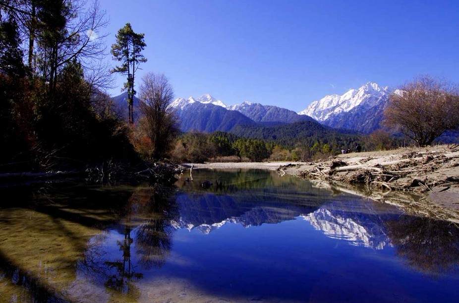 ༄༅།། དམངས་ཁྲོད་རྩོམ་རིག་དང་རྩོམ་པ་པོའི་རྩོམ་རིག་དབར་གྱི་འབྲེལ་བའི་སྐོར་མདོ་ཙམ་གླེང་བ།