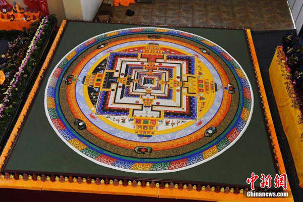 ཚངས་ཐིག་ལ་སྨི་6.5ཟིན་པའི་འཛམ་གླིང་ཐོག་གི"དཀྱིལ་འཁོར"ཆེ་ཤོས་ཏུན་ཧོང་དུ་ངོམ་སྟོན་བྱས་པ། 
