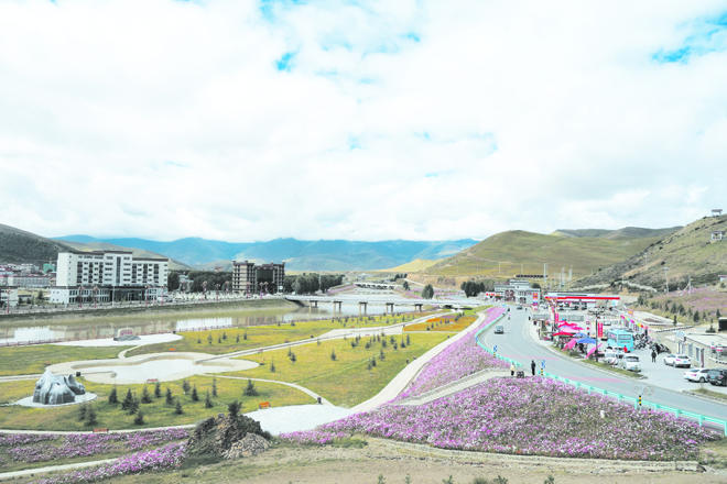 འདབ་པ་རྫོང་གིས་སྐྱེ་ཁམས་སྲུང་སྐྱོང་བྱས་ནས་མང་ཚོགས་ཀྱི་ཡོང་འབབ་མཐོ་རུ་བཏང་།