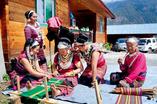 ༄༅།། ཉིང་ཁྲི་གྲོང་ཁྱེར་གྱི་གཟུགས་མེད་ཤུལ་བཞག་རིག་གནས།