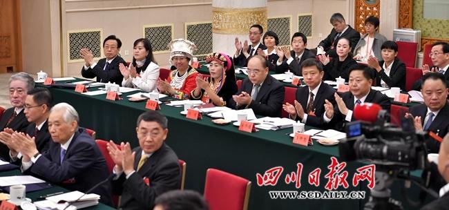 སི་ཁྲོན་གྱི་འཐུས་མི་ཚོགས་པས་མུ་མཐུད་དུ་ཚོགས་ཆེན་བཅུ་དགུ་པའི་སྙན་ཞུར་གྲོས་བསྡུར་བྱས་པ།