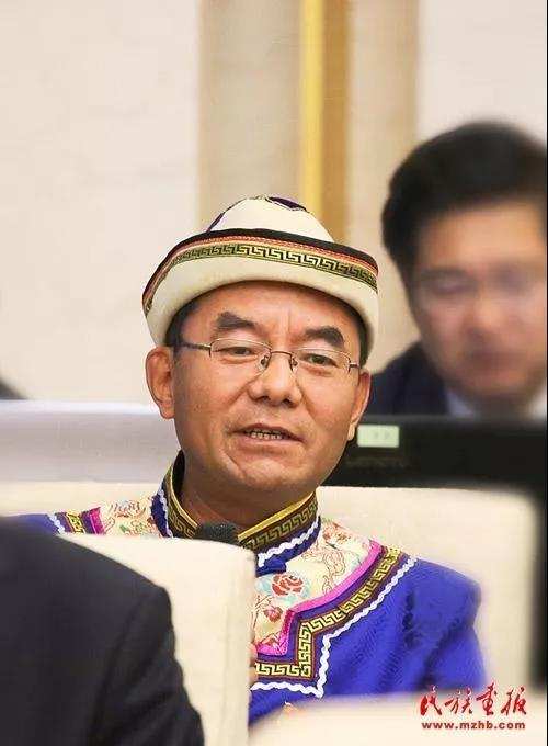 ཡུས་ཀུའུ་རིགས་ཀྱི་འཐུས་མི་ཞིག་གི་བསམ་འདུན་གསུམ།