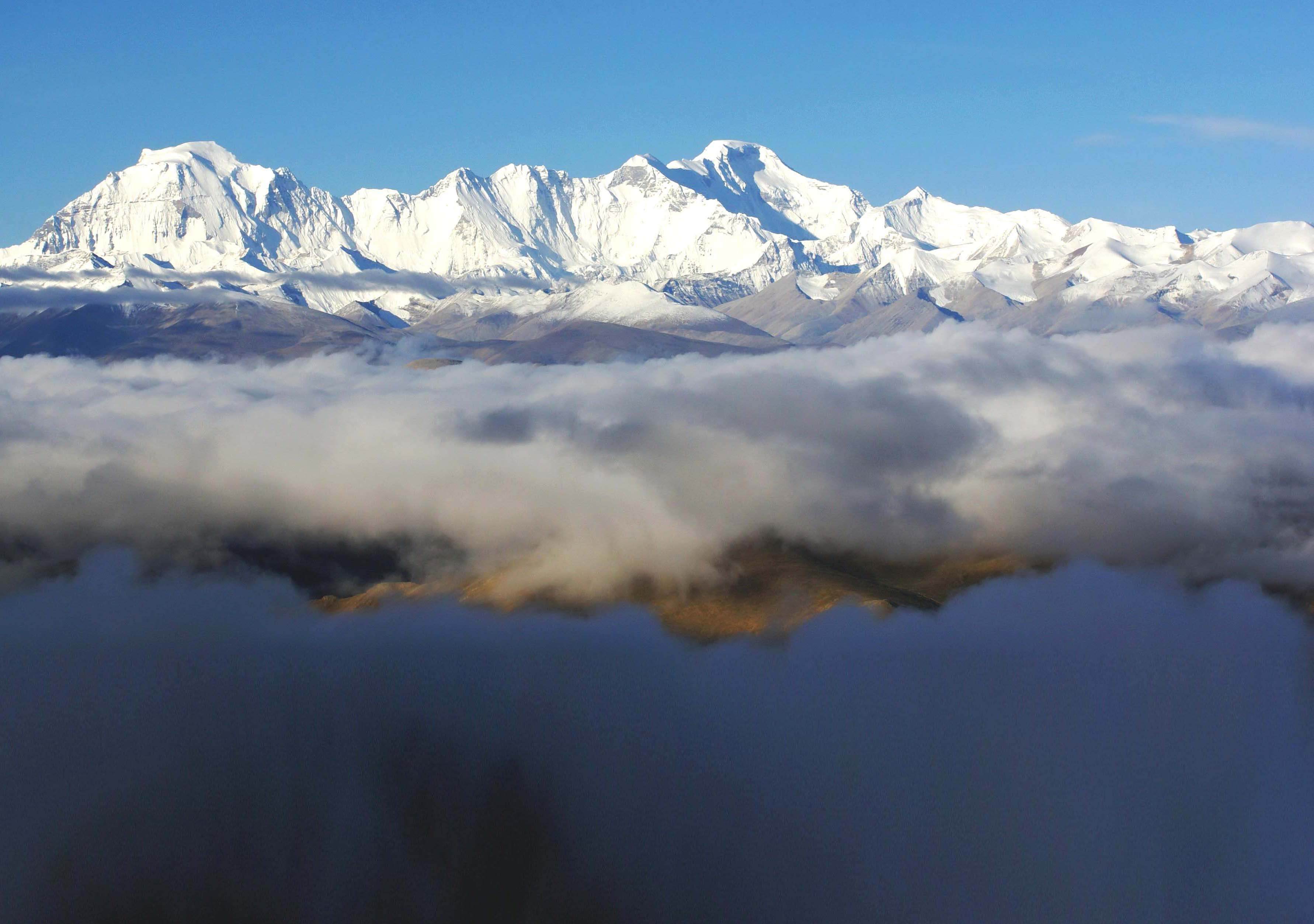 ༄༅།། ངན་པ་དགུ་འཛོམས་བོད་ཀྱི་གཅེས་ནོར་དུ་འཛིན་མཁན་རྣམས་ལ་སྤྲིངས་པ། 