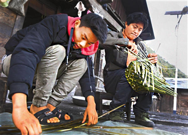 སྨྱུག་ལས་ལག་ཤེས་ལ་བརྟེན་ནས་ཕྱུག་འགྱུར་ལམ་དུ་སྐྱོད།