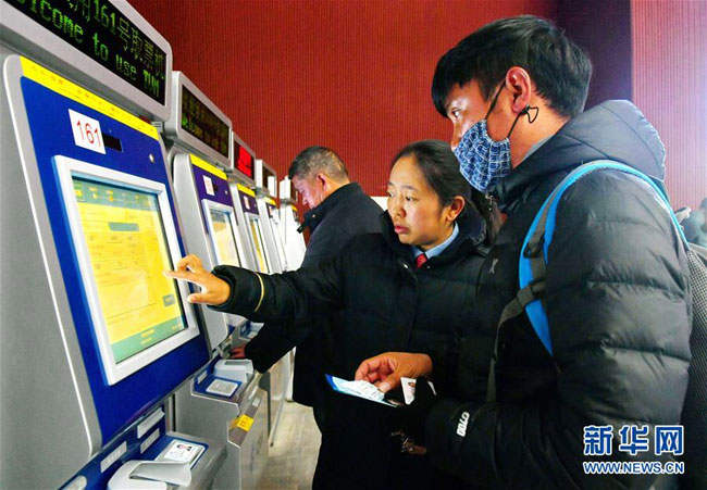 ལྷ་སའི་མེ་འཁོར་འབབས་ཚུགས་ཀྱིས་ཐབས་བརྒྱ་ཇུས་སྟོང་གིས་དཔྱིད་གསར་སྐྱེལ་འདྲེན་བསུ་བ།