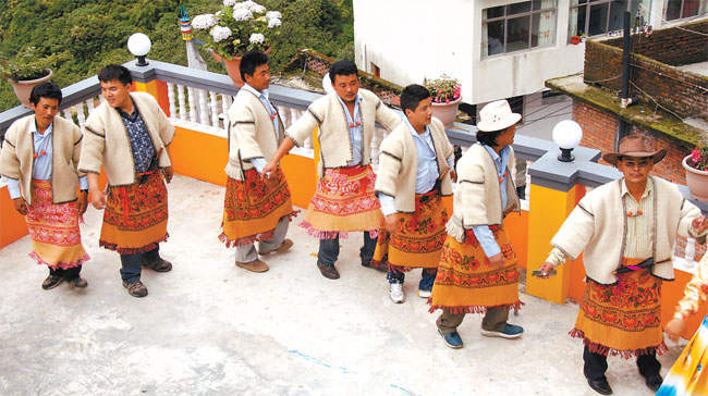 ༄༅།།གཉའ་ལམ་རྫོང་གི་ཤར་པའི་བྲོ། 