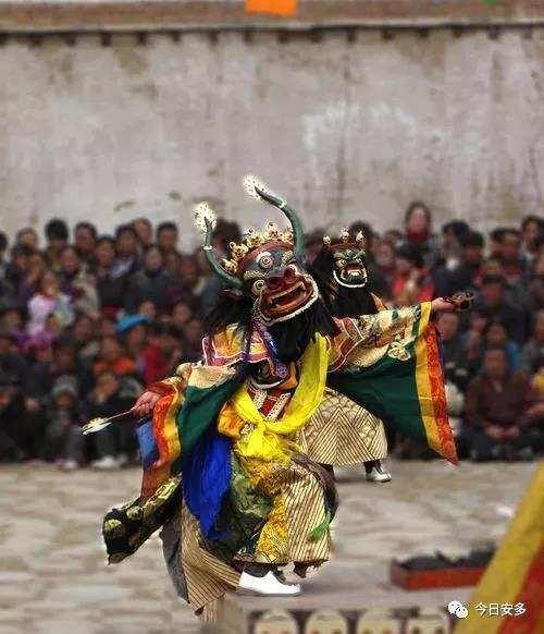 ༄༅།། རེབ་གོང་དགེ་ལུགས་པའི་འཆམ་དང་འབྲེལ་ཡོད་དམངས་སྲོལ་ཤོད་རྒྱུན།