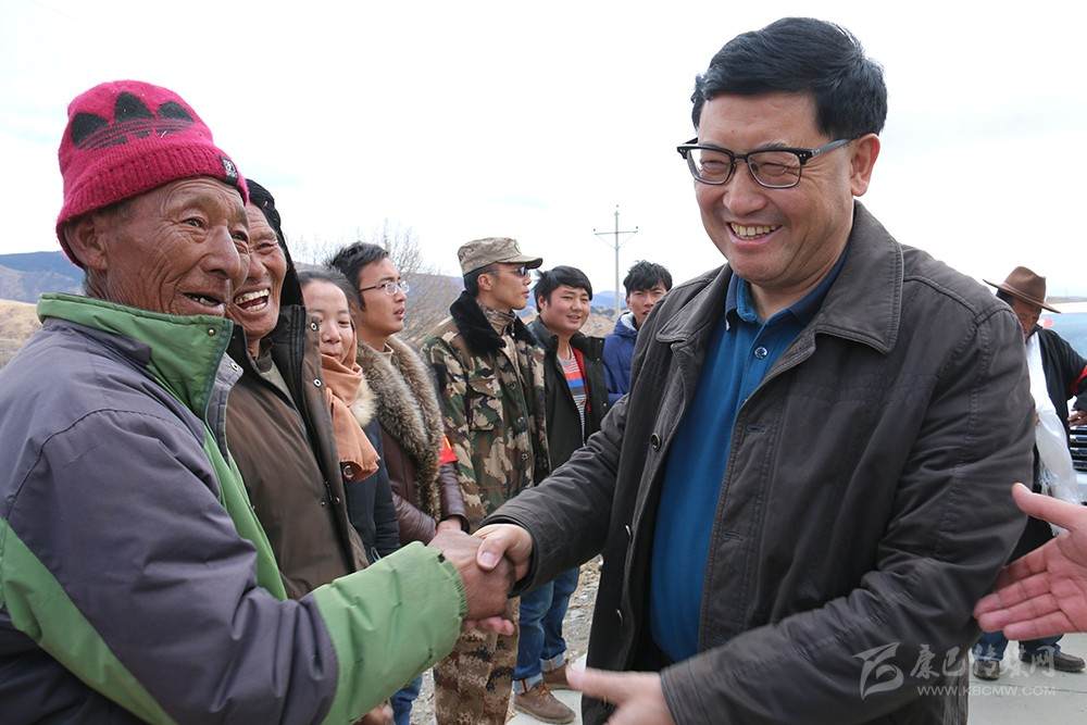 ཞི་ཅིན་ཕིང་སི་ཁྲོན་དུ་རྟོག་ཞིབ་ཕེབས་སྐབས་གནང་བའི་གལ་ཆེའི་གསུང་བཤད་ཀྱི་དགོངས་དོན་གྱིས་དབུལ་ཐར་འགག་སྒྲོལ་ཐུབ་པར་ཁྲིད་སྟོན་བྱ་དགོས།