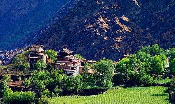 བཙན་ལྷ་རྫོང་གིས་བཏུང་ཆུའི་ཆུ་མགོར་ཆེད་དམིགས་བཅོས་སྐྱོང་བྱས།