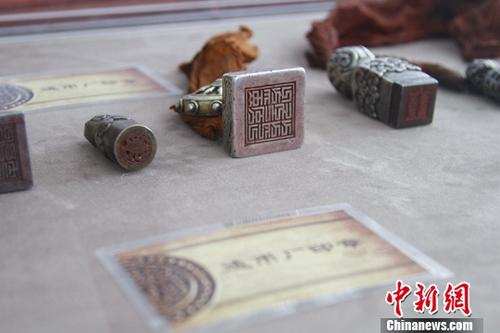 བོད་ལྗོངས་ཀྱི་དངུལ་ལོར་མཉམ་འགྲེམས་ལས་གནའ་བོའི་དངུལ་ལོར་རིག་གནས་སླར་ཡང་མངོན་པ།