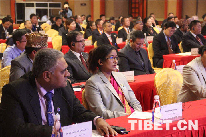 ཧི་མ་ལ་ཡ་སྐོར་བའི"རྒྱུད་གཅིག་ལམ་གཅིག"མཉམ་ལས་བགྲོ་གླེང་སྐབས་དང་པོ་ཉིང་ཁྲི་ཀླུ་ནང་དུ་སྤེལ་བ།