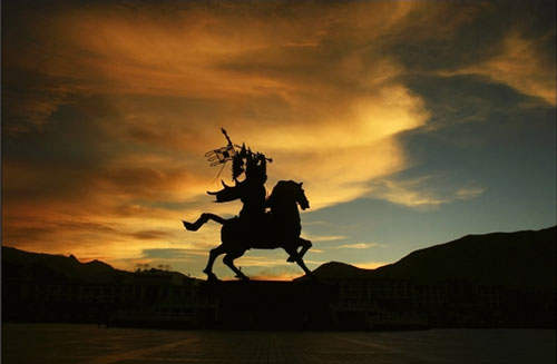 ༄༅།། གེ་སར་སྒྲུང་དང་ཆོས་ལུགས་བར་གྱི་འབྲེལ་བ་བཤད་པ།