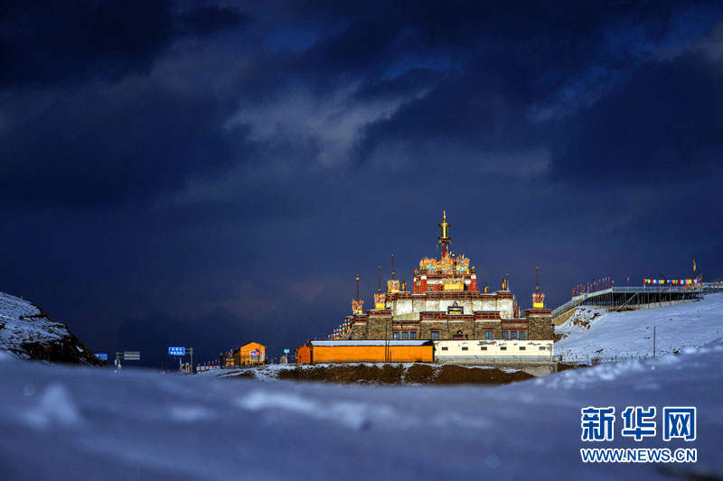 སྟོན་མཇུག་གི་ཙོང་ཁའི་སྐྱེ་རིའི་མཛེས་ཉམས།