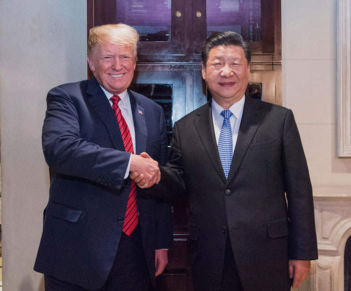ཞི་ཅིན་ཕིང་དང་ཨ་རིའི་ཙུང་ཐུང་ཐེ་རོན་ཕུ་མཇལ་འཛོམས་གནང་བ།