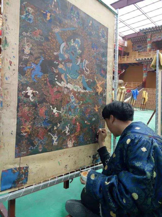 མེས་པོའི་རླབས་ཆེན་གྱི་ཕྱག་སྲོལ་ཁྲོད་འོད་དུ་འཚེར་བའི་ཇོ་ནང་ཐང་ག