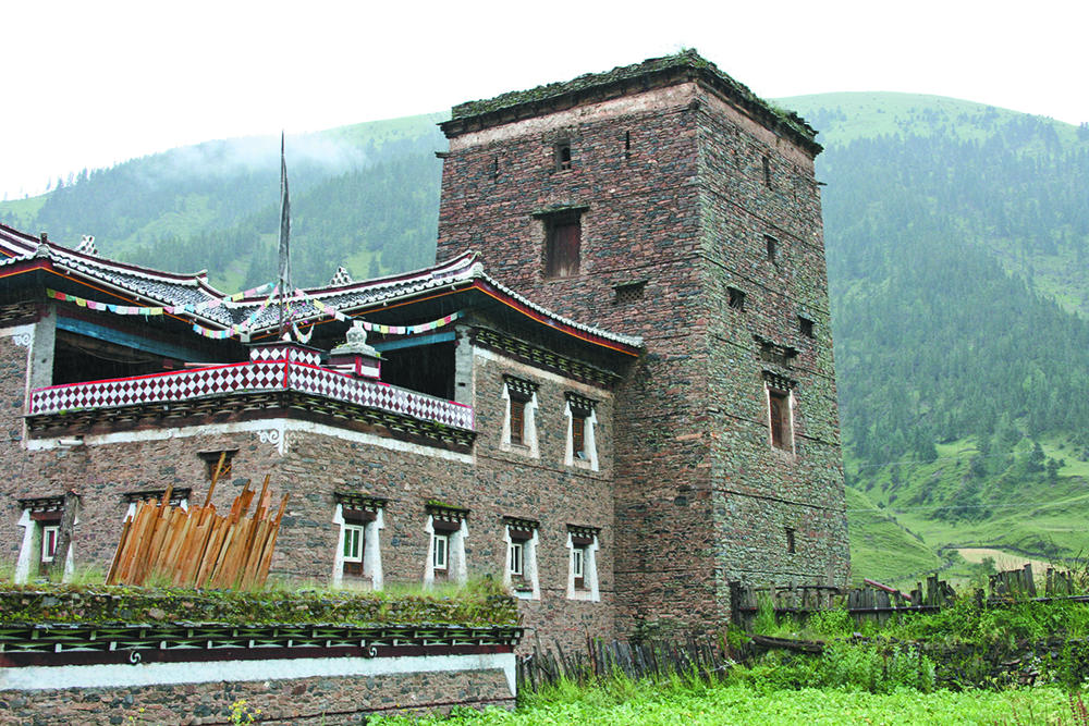 ༄༅།། བོད་རིགས་ཀྱི་སྲོལ་རྒྱུན་སྡོད་ཁང་སྐྲུན་སྐབས་འཛེམས་བྱའི་སྐོར།