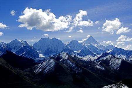 ༄༅།། ལོ་ཙཱ་ལ་ཐུན་མོང་རང་བཞིན་གྱི་ཚད་གཞི་ཡོད་མེད་སྐོར་ཅུང་ཟད་བཤད་པ།