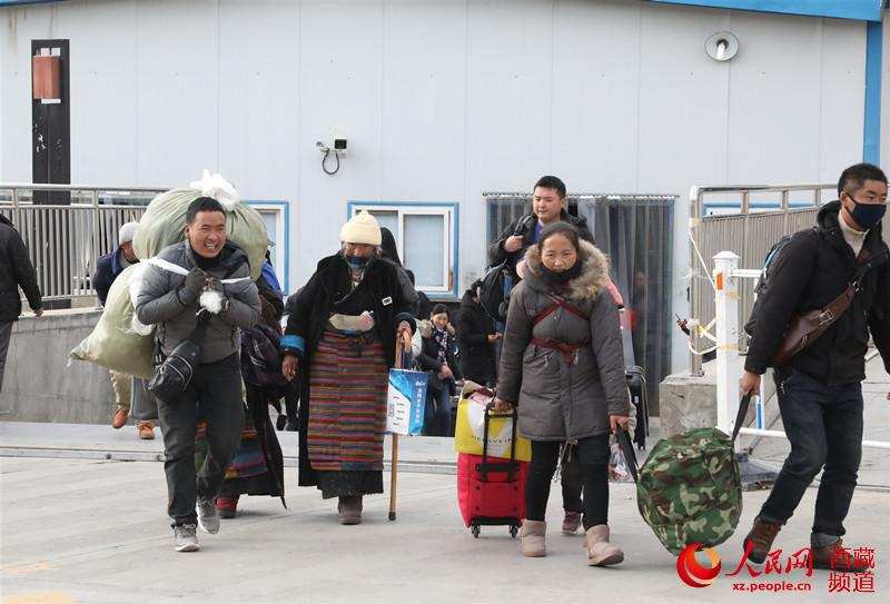 ཟླ་1ཚེས་21ཉིན་ནས་དཔྱིད་གསར་སྐྱེལ་འདྲེན་འགོ་ཚུགས་ལ། སྔོན་དཔག་བྱས་ན་བོད་ལྗོངས་ནས་འགྲུལ་པ་མི་ཐེངས་ཁྲི་130ཙམ་སྐྱེལ་འདྲེན་བྱ་རྒྱུ་རེད།