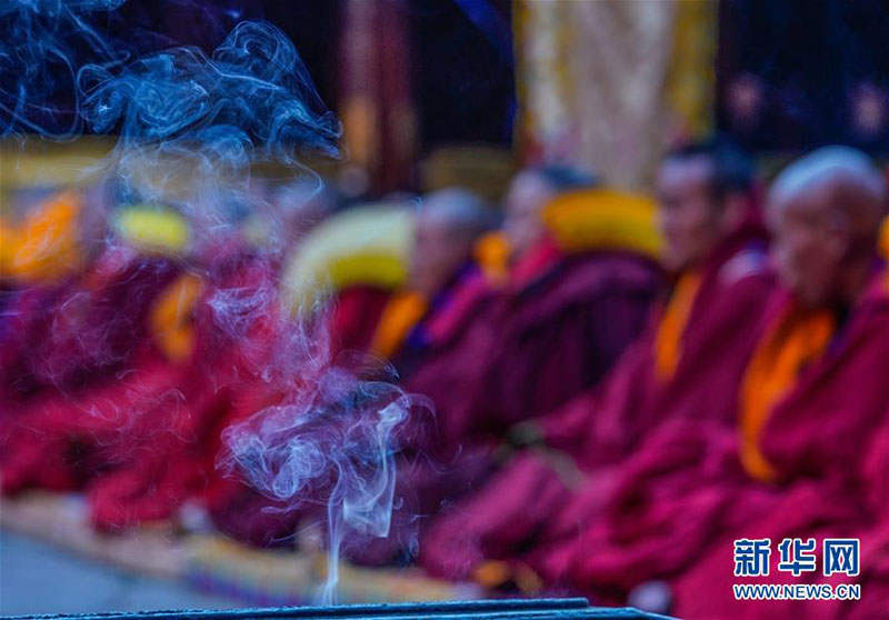 བོད་ཀྱི་དགེ་འདུན་པ་12ལ་དགེ་བཤེས་ལྷ་རམས་པའི་སློབ་གནས་ཐོབ་པ།