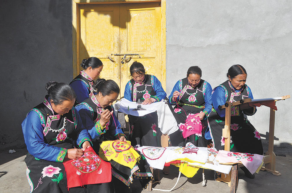 གསར་བརྗེའི་གནའ་གྲོང་ལ་ངོས་ལ་བསྐྱོད་པའི་མཐོང་ཐོས།
