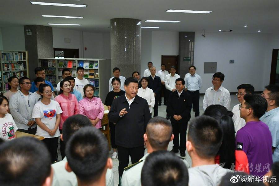 ཞི་ཅིན་ཕིང་གིས་སློབ་ཆེན་སློབ་མར་ཕུགས་འདུན་ཆེན་པོ་དང་ནན་ནན་ཏནཏན་གྱིས་རྒྱལ་ཁབ་ཀྱི་རྐང་འཛིན་དང་ཀ་བ་བྱེད་དགོས་པའི་སྐུལ་ལྕག་གནང་བ།