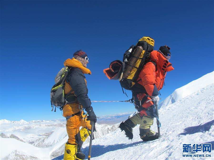བོད་ལྗོངས་ལྷ་ས་ཧི་མ་ལ་ཡའི་རི་འཛེག་སྣེ་ཤན་སློབ་གྲྭའི་ལོ་ངོ་ཉི་ཤུ