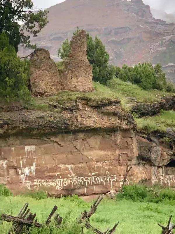 གེ་སར་རྟོག་ཞིབ་པས་ཡུལ་ཤུལ། མགོ་ལོག ཀན་ལྷོ་སོགས་སུ་རྟོག་ཞིབ་གནང་།