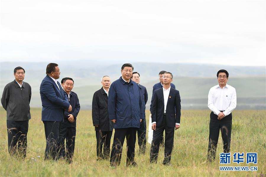 ཞི་ཅིན་ཕིང་གིས་ཧྲན་ཏན་ཕེ་ལི་སློབ་གྲྭ་དང་ཧྲན་ཏན་རྟ་རར་རྟོག་ཞིབ་གནང་བ།
