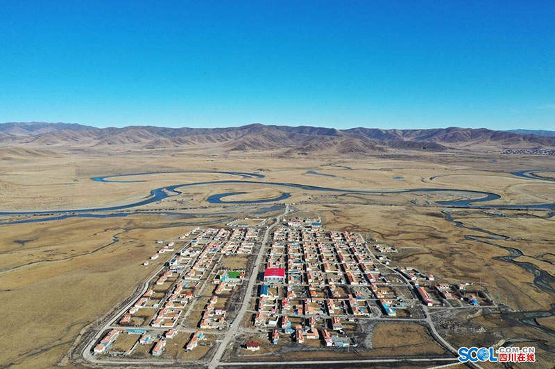 ཟླ་ཚེས་སྐ་ཁུག་འཁྲིས་ཀྱི་གྲོང་ཚོ་ཆུང་ཆུང་ལ་རྣམ་པ་གསར་དུ་བརྗེ།