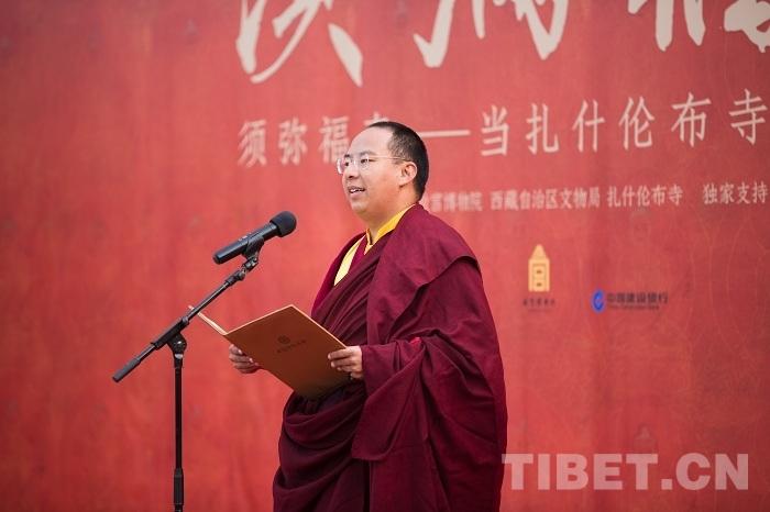 པཎ་ཆེན་རིན་པོ་ཆེ་གནའ་བོའི་ཕོ་བྲང་དུ་འགྲེམས་སྟོན་མཛད་སྒོར་ཕེབས་པ། 