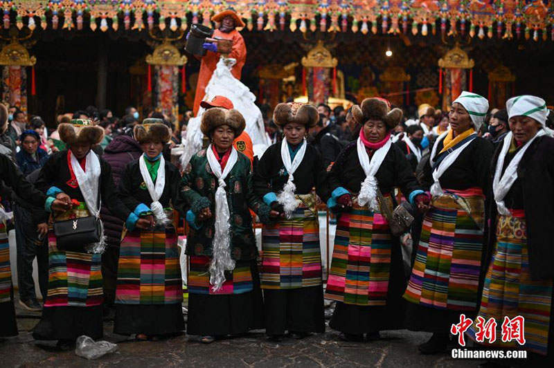 དཔལ་ལྷའི་དུས་ཆེན་བསུས་པ།