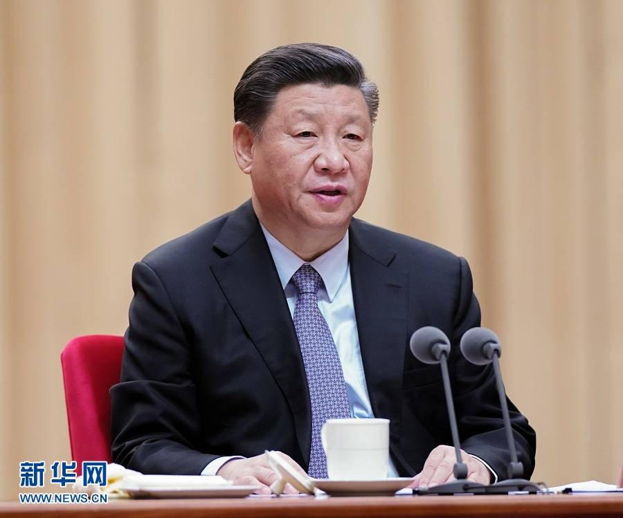 ཞི་ཅིན་ཕིང་གིས“ཐོག་མའི་བསམ་འདུན་མ་བརྗེད་པར་འགན་འཁྲི་ཡིད་ལ་དམ་པོར་བཅངས་པའི”བརྗོད་དོན་སློབ་གསོའི་ཕྱོགས་སྡོམ་ཚོགས་ཆེན་ཐོག་གསུང་བཤད་གལ་ཆེན་གནང་།