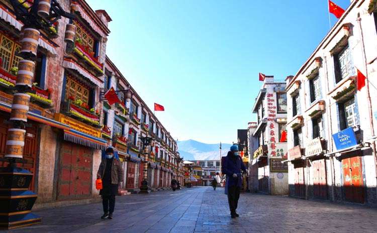 བར་སྐོར་སྡེ་ཁུལ་གྱིས་འབད་པ་ཆེན་པོས་མང་ཚོགས་ཀྱི་བདེ་ཐང་ལ་སྲུང་སྐྱོབ་བྱས།