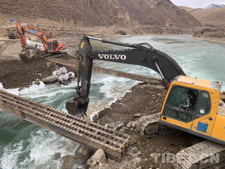 དཀར་མཛེས་རྫོང་གིས་གོ་རིམ་ལྡན་པའི་ངང་རྣམ་གྲངས་གལ་ཆེན་ལས་འགོ་ཚུགས་པར་སྐུལ་འདེད་བཏང་བ།
