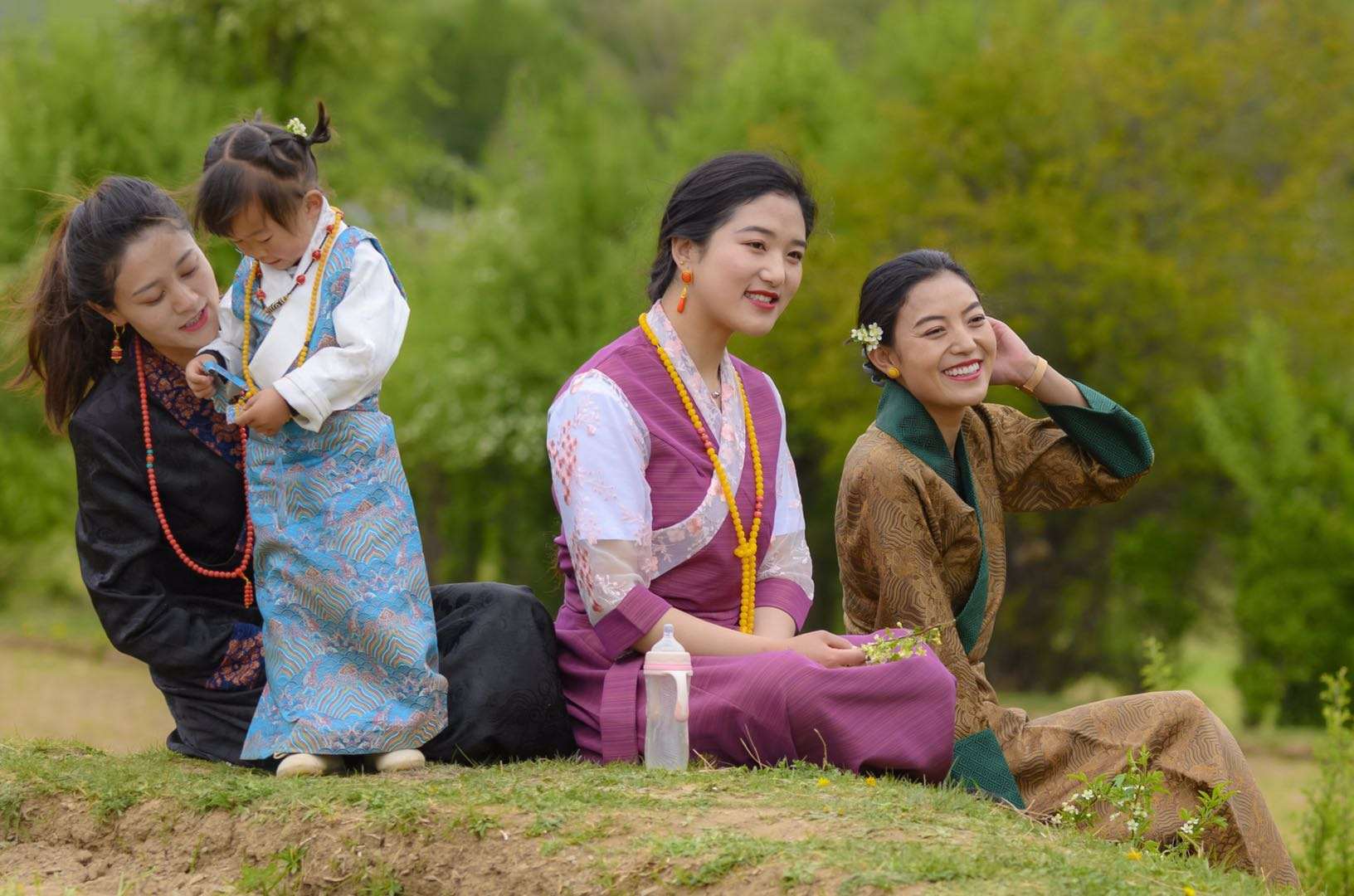 བྲག་འགོ་རྫོང་གི་དབུལ་སེལ་གྲོང་སྡེའི་མཛེས་སྡུག་འཚོལ་བསྡུ་རུ་བསྐྱོད་པའི་ཟིན་ཐོ།