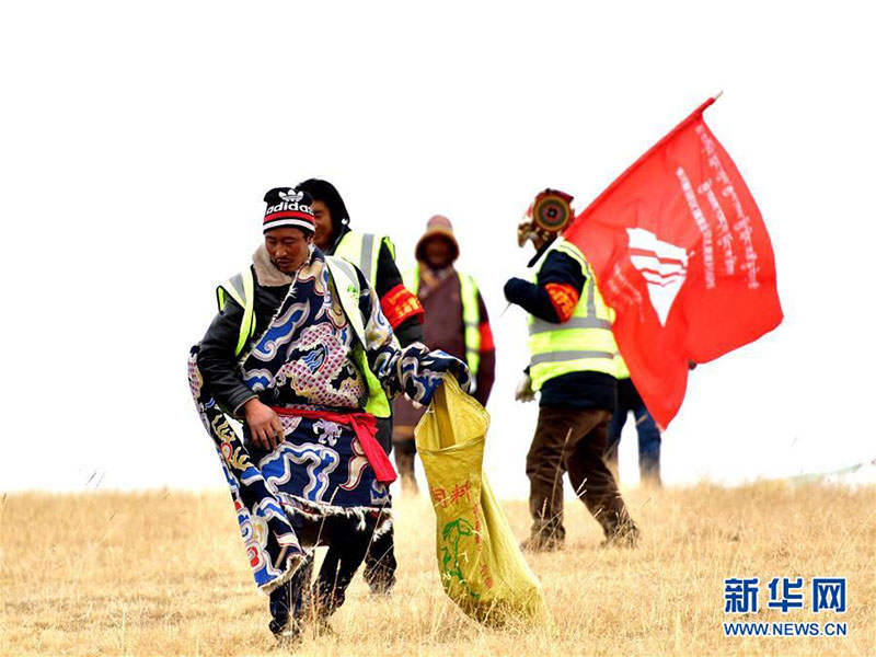 མཚོ་སྔོན་གྱིས་ནུས་ཤུགས་ཆེན་པོས་རྒྱལ་ཁབ་སྤྱི་གླིང་གི་དཔེ་སྟོན་ཞིང་ཆེན་འཛུགས་སྐྲུན་ལ་སྐུལ་འདེད་བཏང་བ།